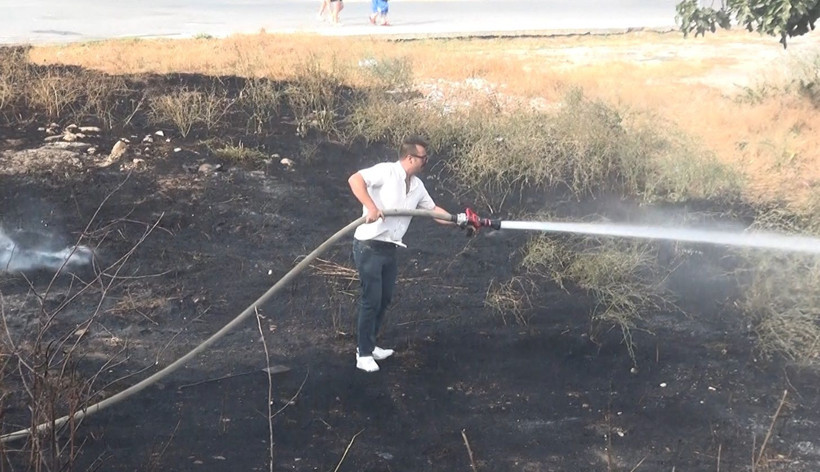 Silivri'de ağaçlık alan alev alev yandı - Resim: 5