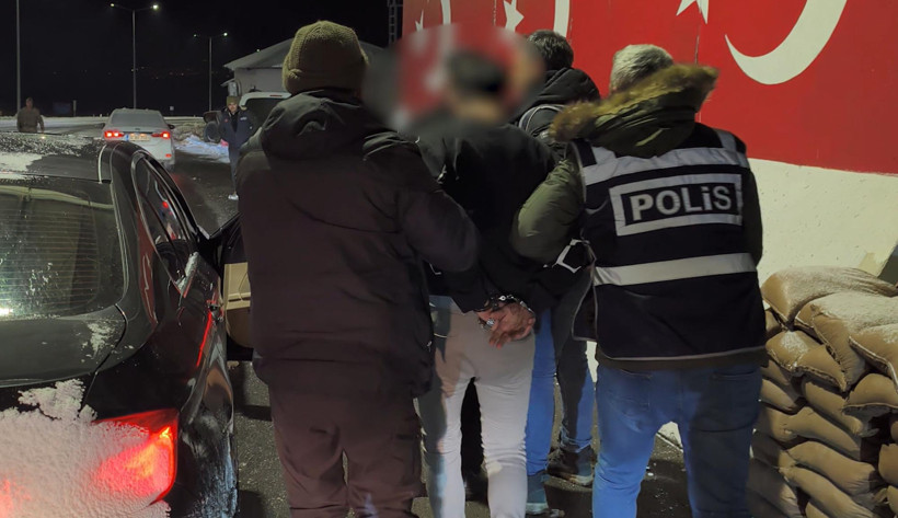 Kuyumcudan 6 kilo altın çalan şüpheli, alışverişten dönerken yakalandı - Resim : 1