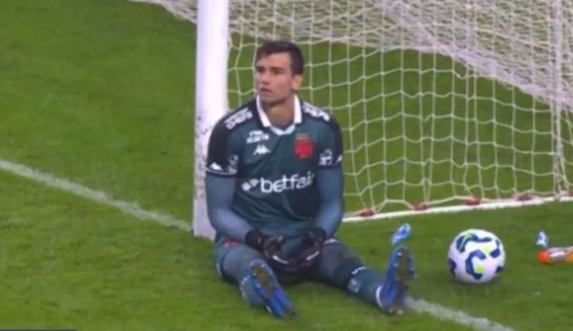 Oyunu geciktirmek istedi, atıldı: Kaos çıktı - Resim : 1