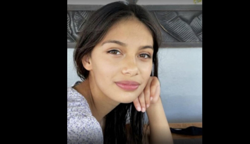 Yılın en ışıltılı gecesi: Sosyetenin genç güzelleri sahneye çıkıyor - Resim: 10