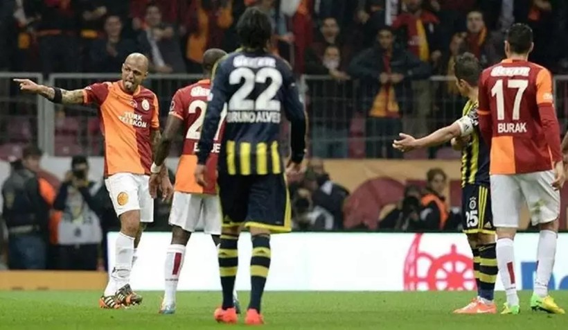 Galatasaraylı Felipe Melo 41 yaşında futbolu bıraktı: Unutulmaz Emre Belözoğlu karesi - Resim : 1