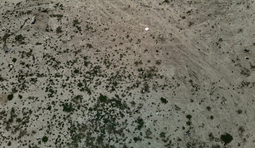 Kuraklık, 70 yıllık mezarları ortaya çıkardı - Resim : 3