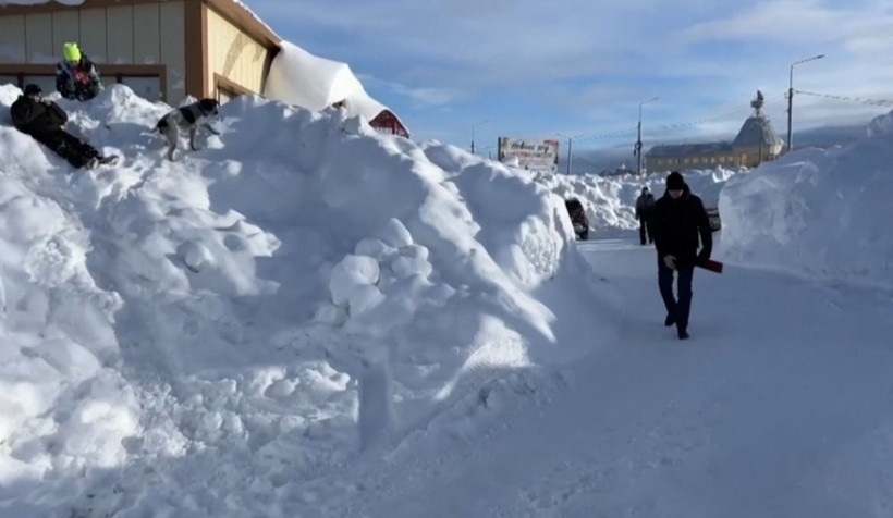 Böyle kar yağışı görülmedi: Apartmanlar bile kara gömüldü - Resim: 9