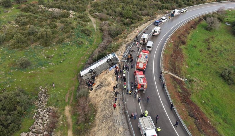 Antalya'da feci kaza: 8 ölü, çok sayıda yaralı var - Resim : 1