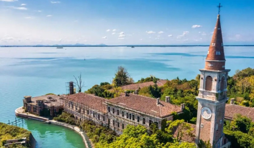 Turistlerden kaçmak için ada satın aldılar - Resim: 5