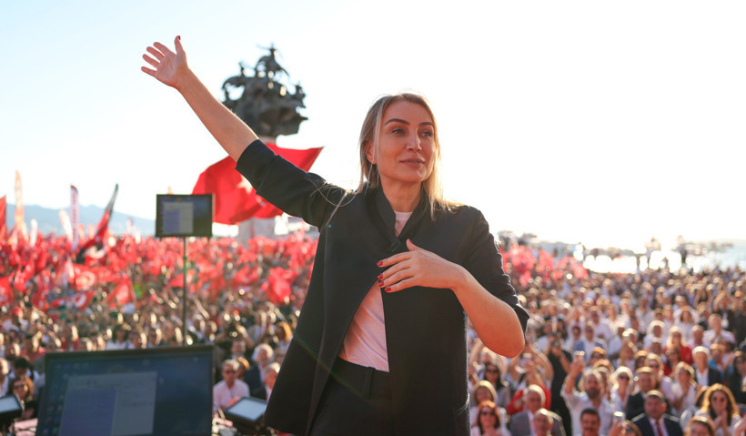 Milyonlar bayraklarla Gündoğdu Meydanı'na aktı - Resim : 20