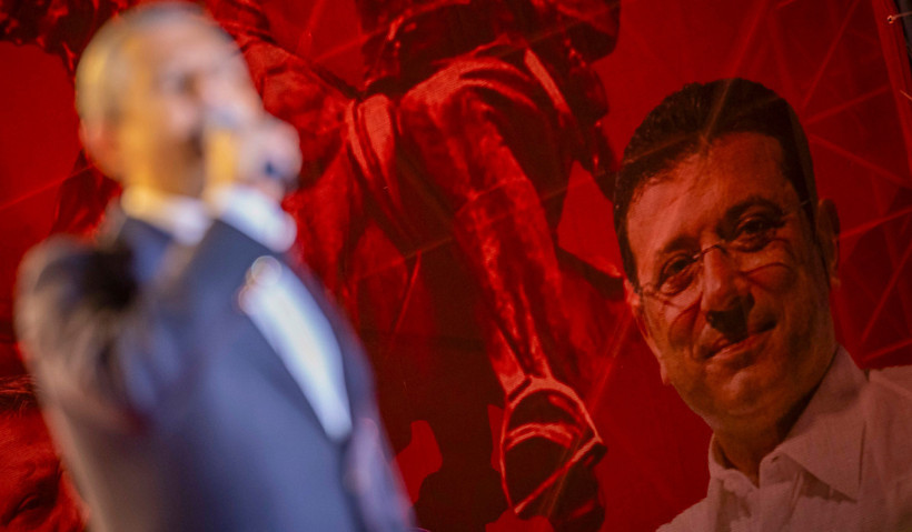 Milyonlar bayraklarla Gündoğdu Meydanı'na aktı - Resim : 2