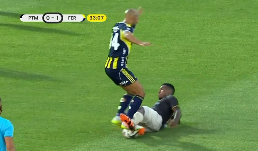 Fenerbahçe'nin hazırlık maçında saha karıştı: İrfan Can çıldırdı - Resim: 3