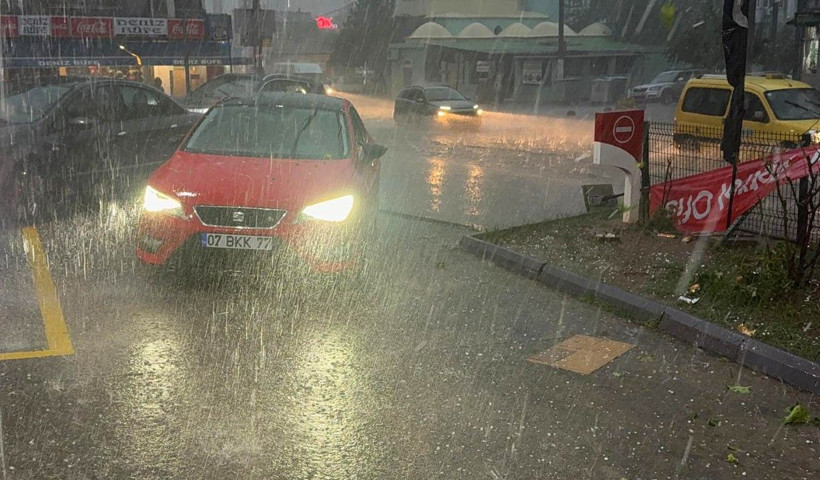 Antalya'da sağanak ve dolu hayatı felç etti - Resim: 3