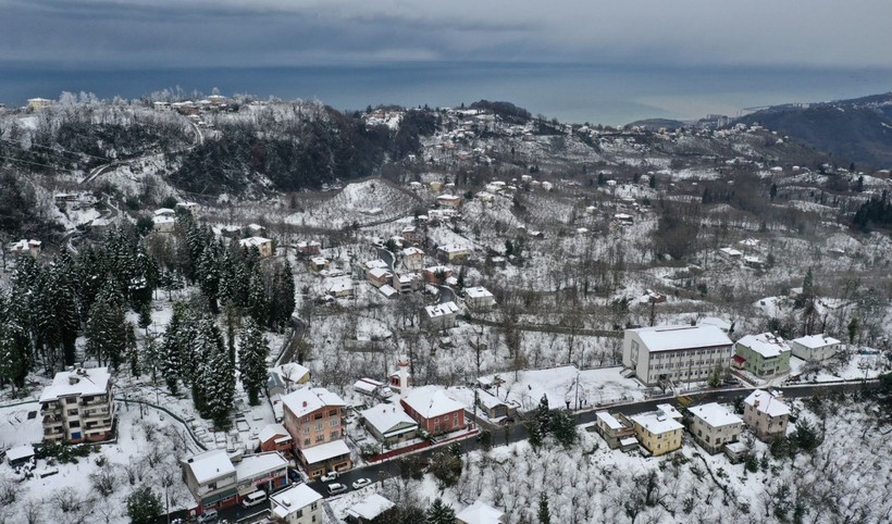 Karadeniz beyaza büründü, bin 28 köyün yolu kapandı - Resim: 6