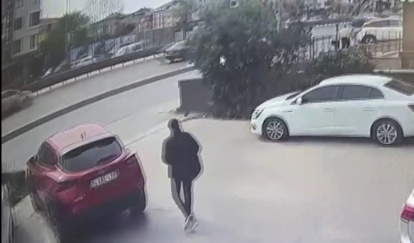 200 bin euro çaldılar, 16 saatte yakalandılar - Resim: 1