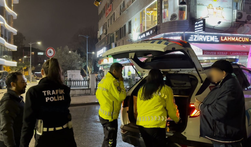 Alkollü zannettiği sürücünün anahtarını aldı - Resim : 1