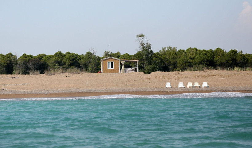 Arkası nehir, önü deniz: Bir gecede gelip koydu, şezlong bile attı - Resim: 8
