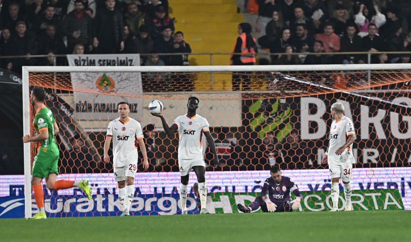 Aslan'ı ipten Osimhen aldı: Fenerbahçe ile fark 7 puan - Resim : 2