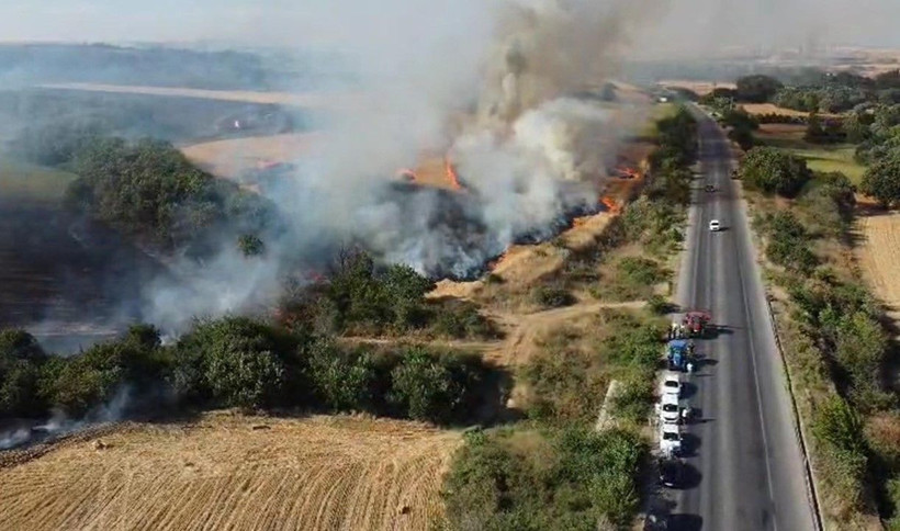 Edirne'de yangın kâbusu: Sınıra giden yol bir süre kapalı kaldı - Resim: 14