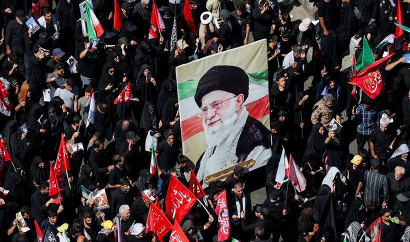 Hamaney'in cenazesine katılan ABD'li sosyal medya fenomeni tartışma yarattı - Resim : 1