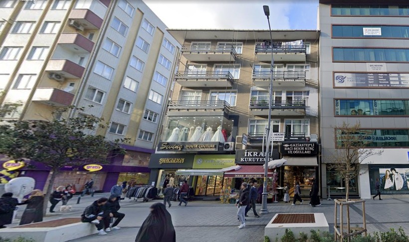 Gelinlik mankenlerinin istila ettiği cadde! - Resim: 23