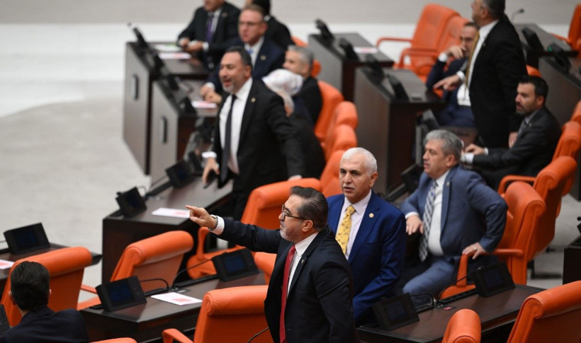 Meclis'te 'mandacı' ve 'alçak' tartışması - Resim: 2