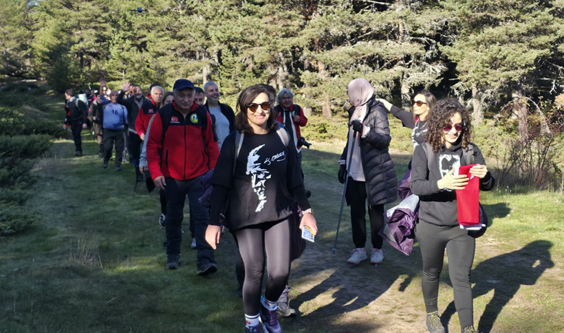 Doğaseverler Atatürk'ü 1881 metrede andı - Resim : 1