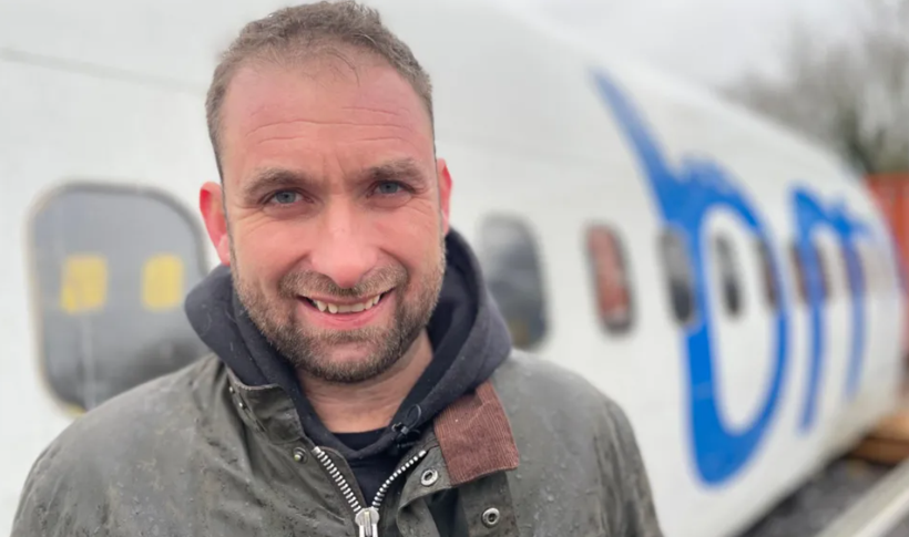 Satın aldığı u&ccedil;ağı bah&ccedil;esine g&ouml;mecek - Resim : 1