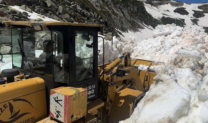 Haziranda karla mücadele: Rize'de yayla yolları açılıyor - Resim: 11