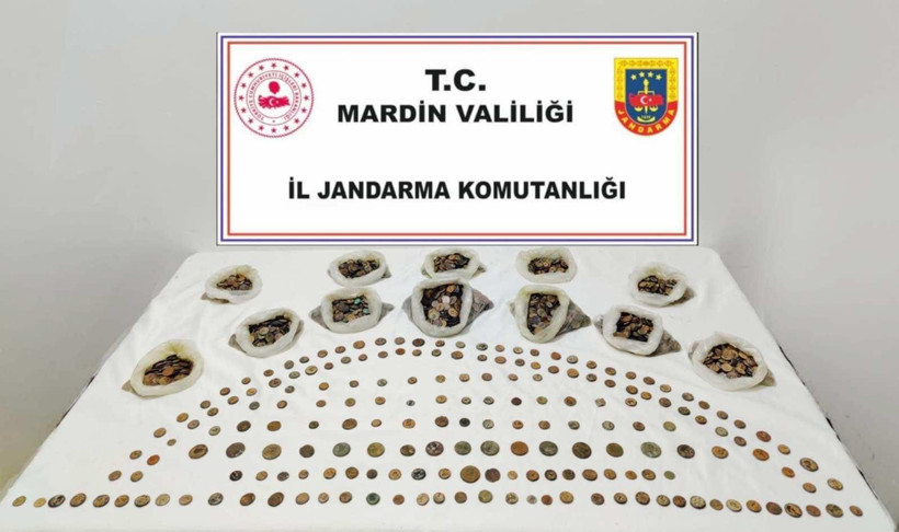 Anadolu mirasını satmaya kalktılar: Jandarma binlerce tarihi eser el koydu - Resim : 1