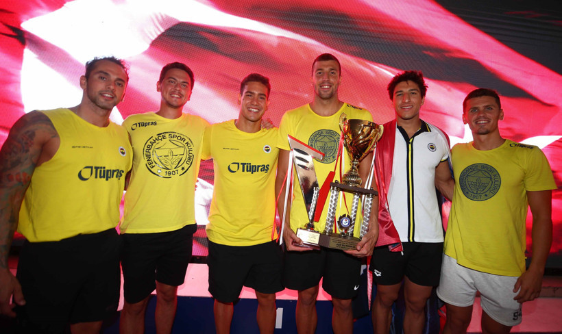 Fenerbahçeli yüzücülerden 5 kupa geldi - Resim : 1