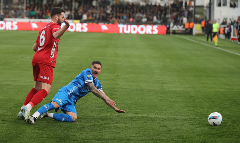 Ne Emre Belözoğlu ne Morais güldü: Bodrum-Antalya maçı golsüz bitti - Resim : 1