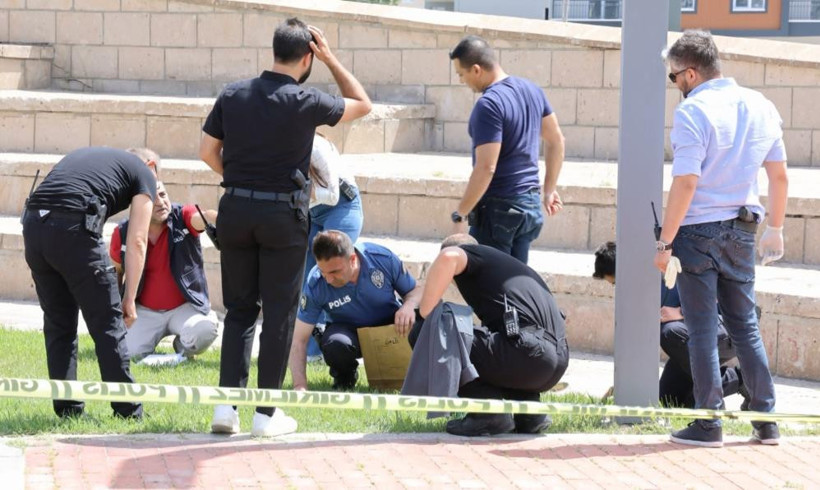 Üç ihtimal var: Parkta yaralı bulunan kadına ne oldu? - Resim : 2