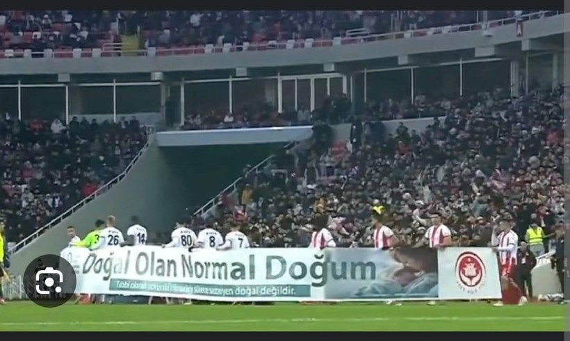 'Normal doğum' pankartı için ilk özür: "Sizin bedeniniz ve sizin kararınız!" - Resim : 2