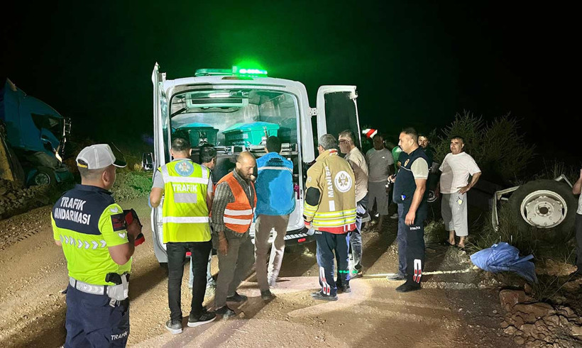 Manisa'da feci kaza ölü ve yaralılar var - Resim : 1