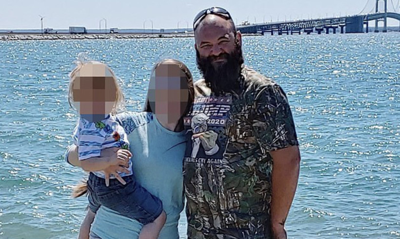 Eski asker kiliseyi ateşe verdi: Ölü ve yaralılar var - Resim : 2