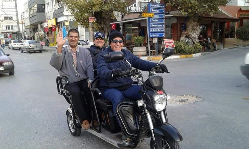 Çöp evde facia: Camdan atladı ama kurtulamadı - Resim : 2