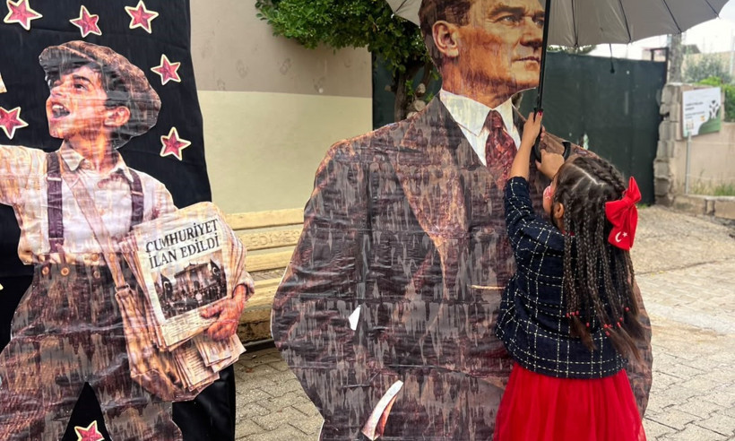 Küçük Meryem’den büyük hareket. 29 Ekim’in en anlamlı görüntüsü - Resim : 1