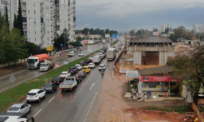Köprülü kavşak inşaatını durduran pide fırını yıkıldı - Resim : 1