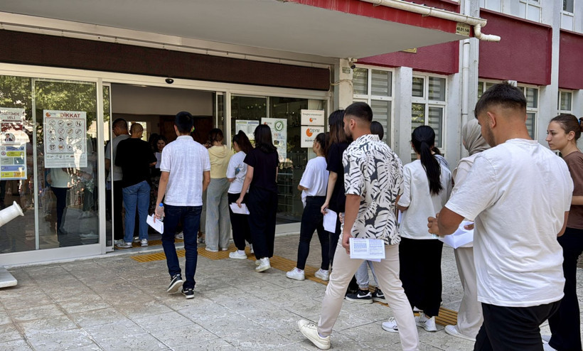YKS'de ikinci gün heyecanı başladı: Özgür Özel yine yalnız bırakmadı - Resim: 2