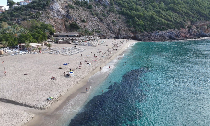 Hava 20, deniz 23 derece: Alanya’da plajlar doldu - Resim : 1