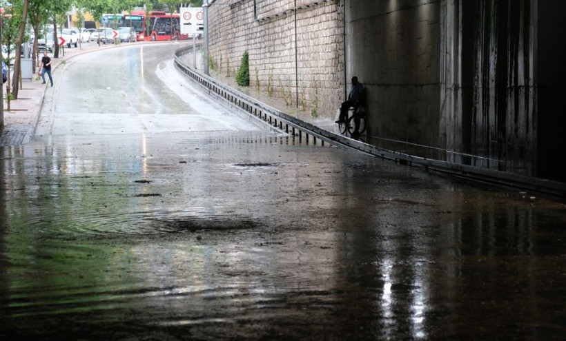 Konya'da cadde, sokak ve alt geçitler suyla doldu - Resim: 3