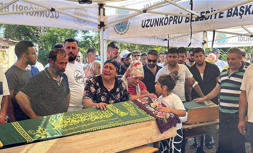 Yaralı kurtuldu, tabutları öpüp 'hakkınızı helal edin' dedi - Resim: 3
