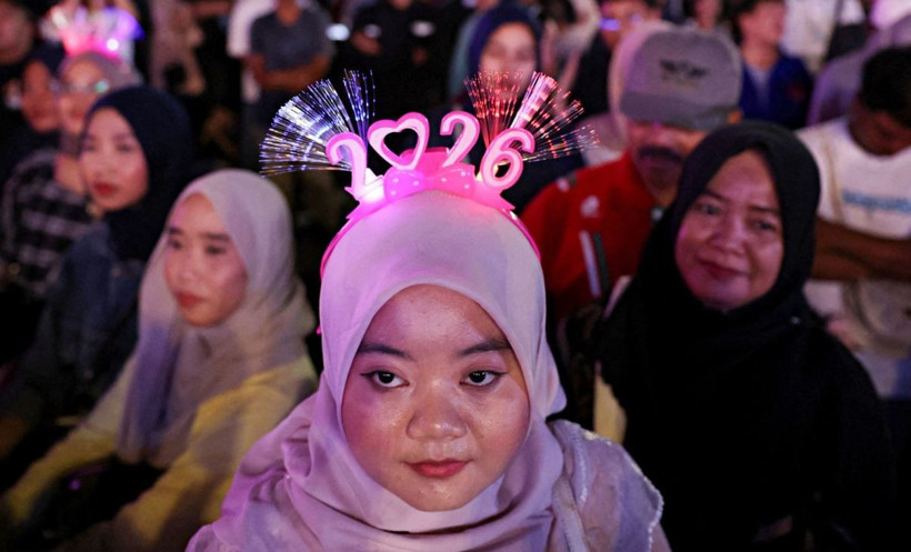 Dünya yeni yıla böyle girdi - Resim: 36