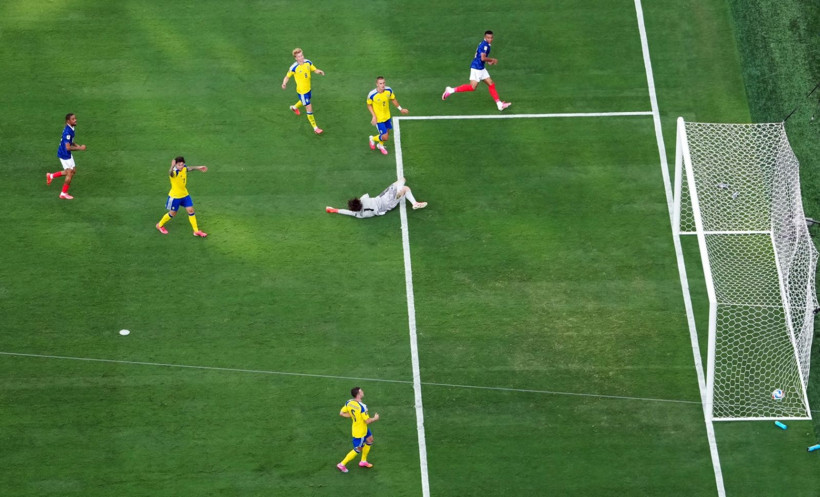 Mbappe vites yükseltti, Fransa rahat turladı: Son 16'daki rakip belli oldu - Resim: 6