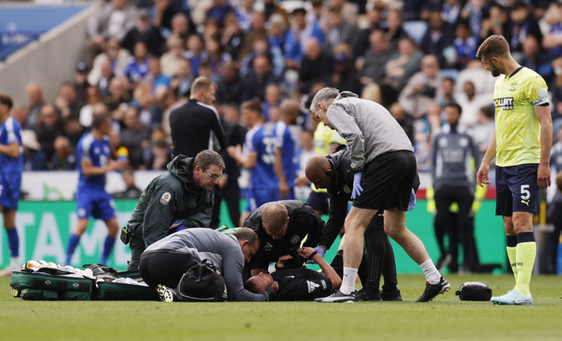 Premier Lig’de eşi benzeri görülmemiş olay: Vardy hakem oldu, oyunu durdurdu - Resim : 2