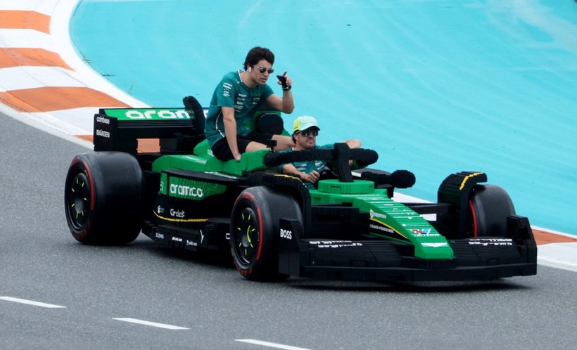 Formula 1'e 'LEGO araç' damga vurdu - Resim: 19
