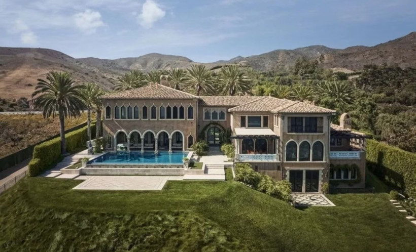 Ünlü yıldızın efsanevi malikanesi satışa çıktı: Fiyatı dudak uçuklatıyor - Resim: 2