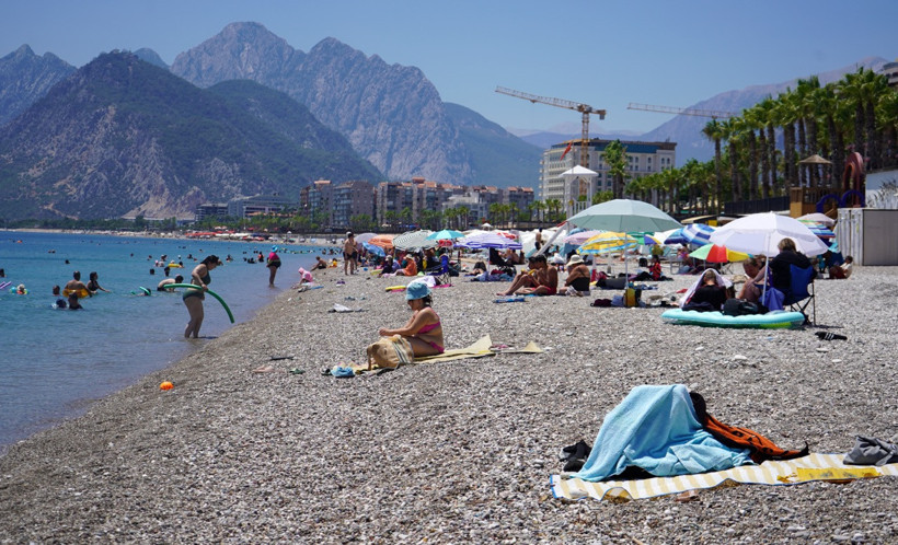 Antalya'da hissedilen sıcaklık 44 dereceyi buldu - Resim : 3