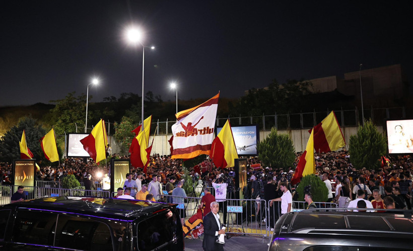 Osimhen İstanbul'da: Tarihi transfer gerçekleşti - Resim : 1