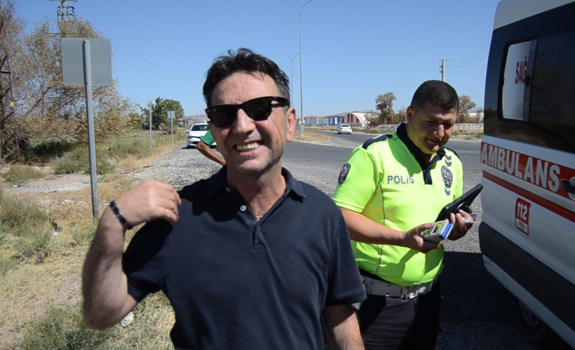 Kontrolden çıkan araç sulama kanalına düştü: 'Tavus kuşu gibi uçtum' - Resim : 1