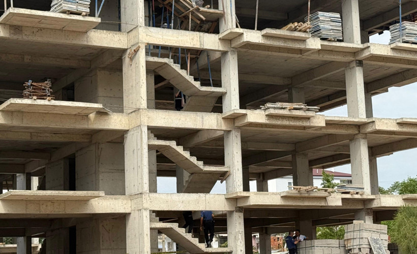 İnşaatta işe başladığı gün 4. kattan düşerek öldü - Resim : 1