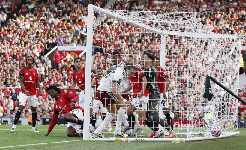 Altay Bayındır'ın yediği gol, MANU taraftarını çıldırttı - Resim : 1