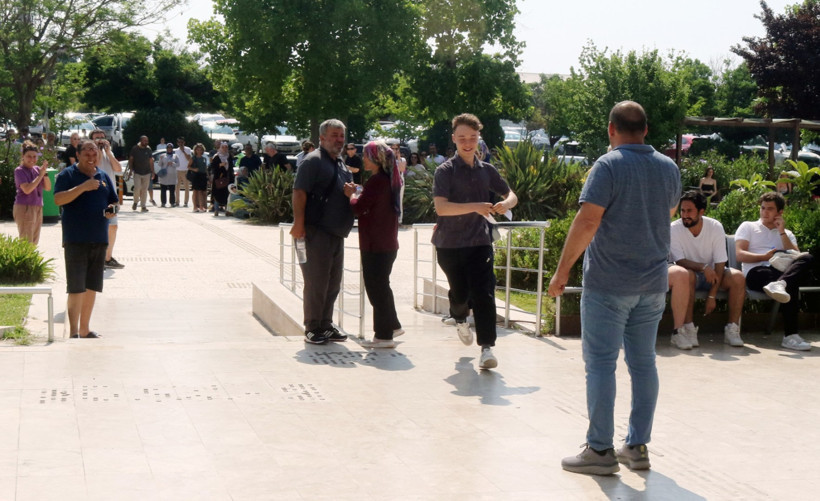 Belgeleri karıştırdı, sınava alınmadı - Resim : 2